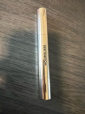 Hourglass phantom volumizing glossy balm nwob